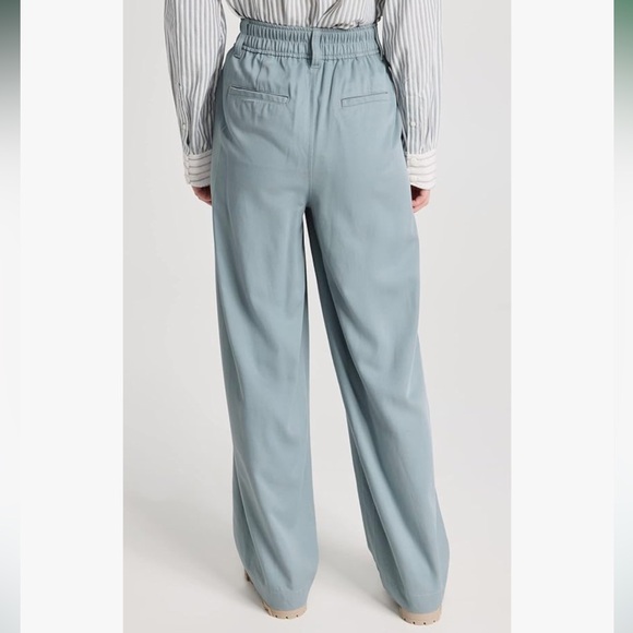 Madewell
Madewell Women's The Neale Straight-Leg Pant in Drapeweave - Picture 3 of 4